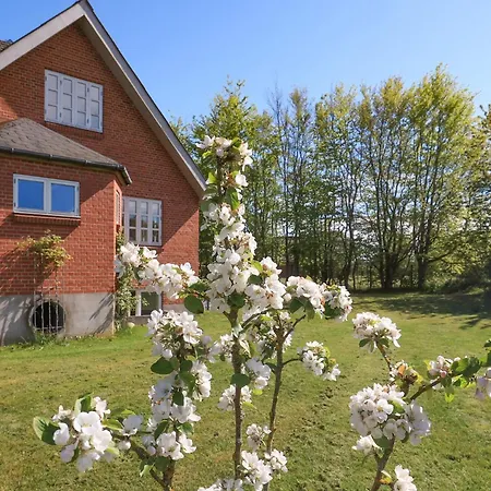 Unique Coastal Retreat - By Traum Дом отдыха *